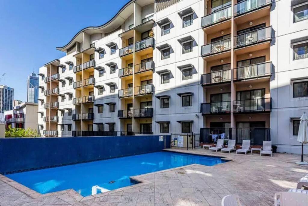 City & Lakeside With Free Parking, Pool And 10 Mins Walk Into The City Perth Exterior foto